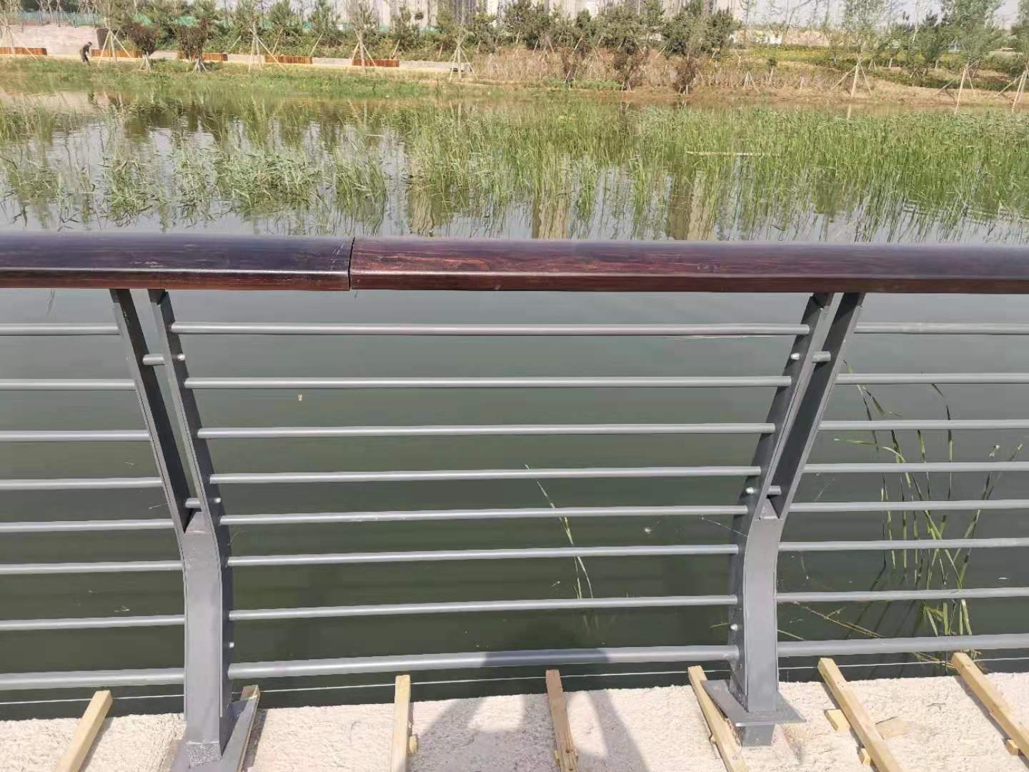 云浮市桥梁防撞护栏景观护栏 - 一站式服务